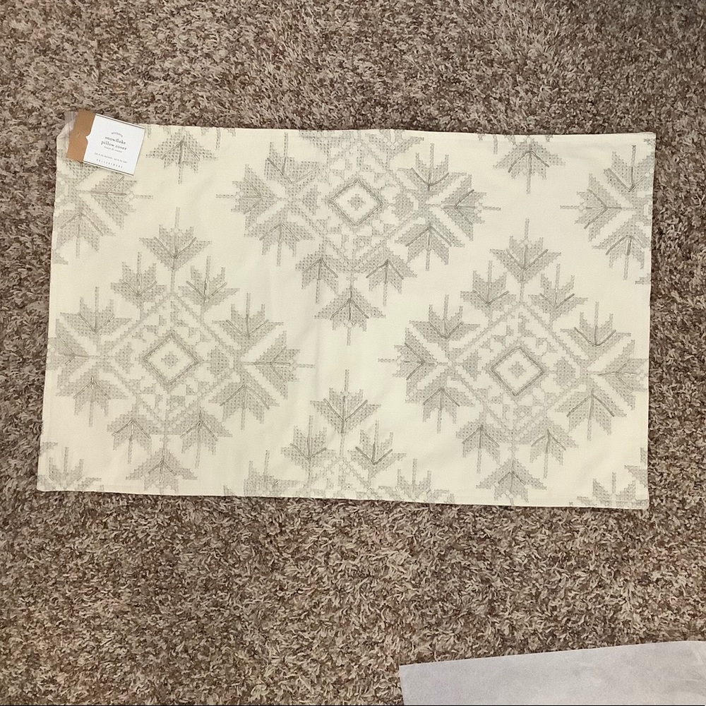 NWT Pottery Barn Snowflake Lumbar Pillow Cover ❄️